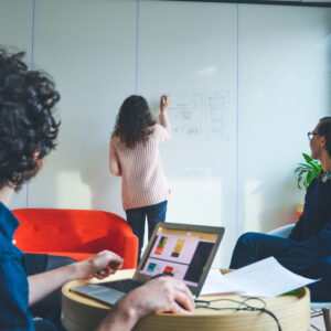 La War Room et l'espace créa Invox
